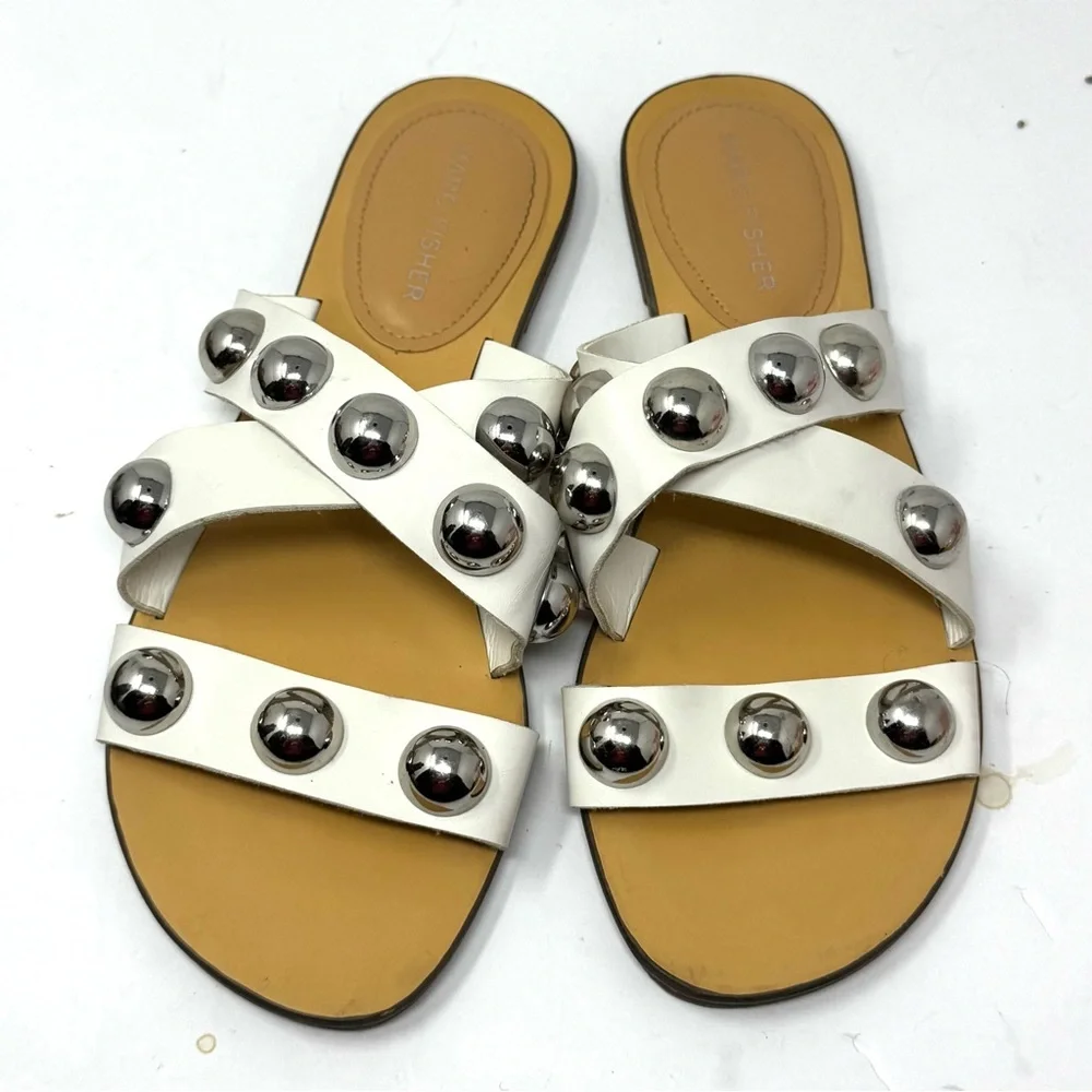 Marc Fisher Bryte 2 White Slide Sandals Silver Studs Women Sz 7.5 - Picture 2 of 6